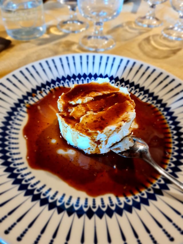 Mousse di ricotta con mosto d'uva cotto - Bio Agriturismo Aia del Tufo