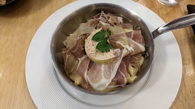 Penne foie gras, sauce Marsala et jambon de Parme - La Villa Reims