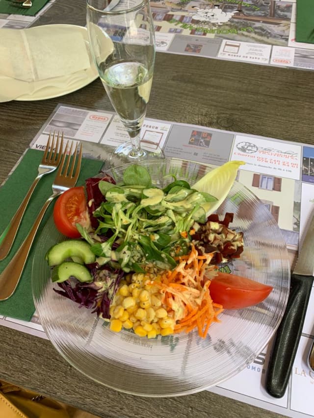 salade mêlée, sauce à choix - Bourg Ville, Martigny