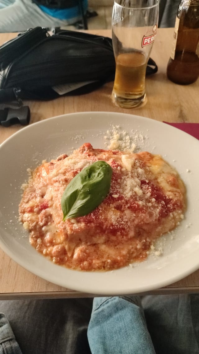 Lasagna bolognese - Sgarro Bistrot, Rome