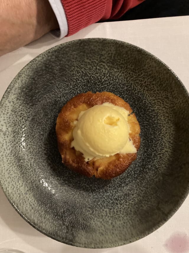 Tortino di mele con gelato alla crema di limone - Latteria 21