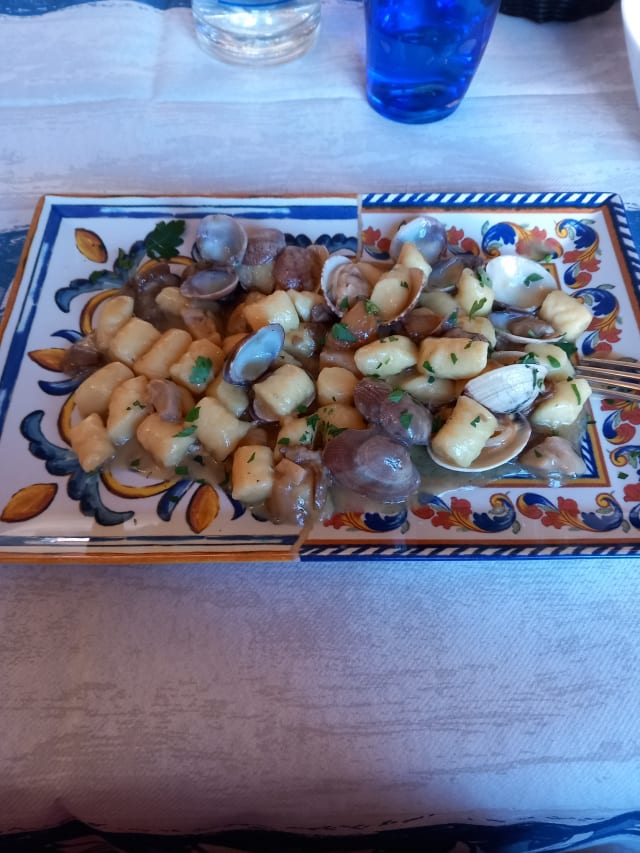 Gnocchi vongole veraci e Porcini - Cantine Marea, Rome