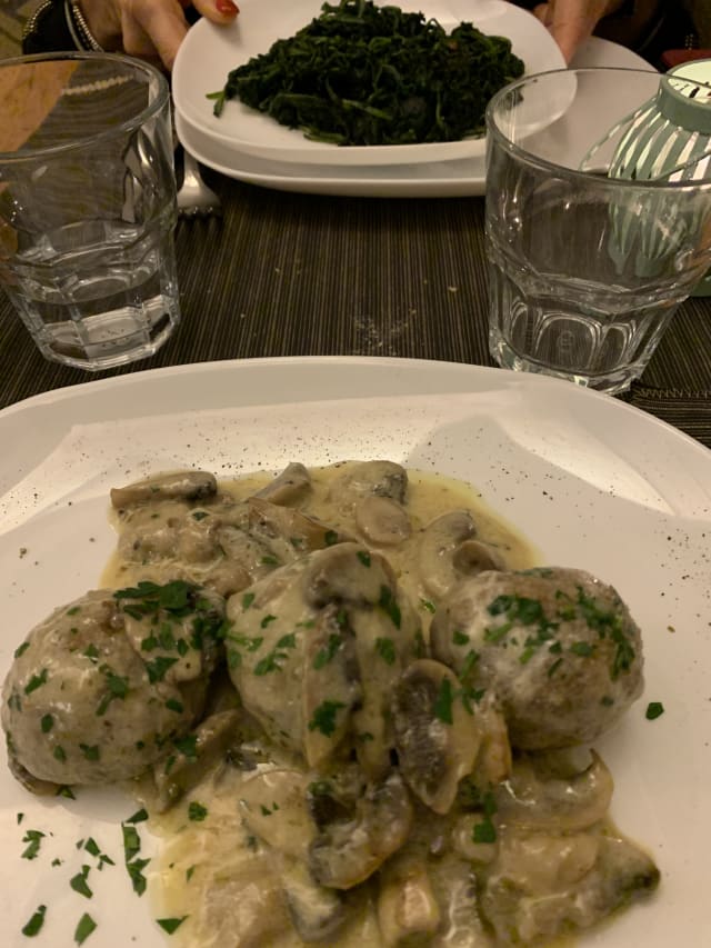 polpette in crema di funghi - Il Tarallo, Rome