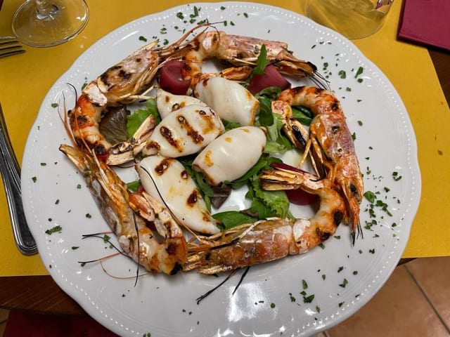 Gamberoni E Calamari Alla Griglia - Osteria Cadevilla