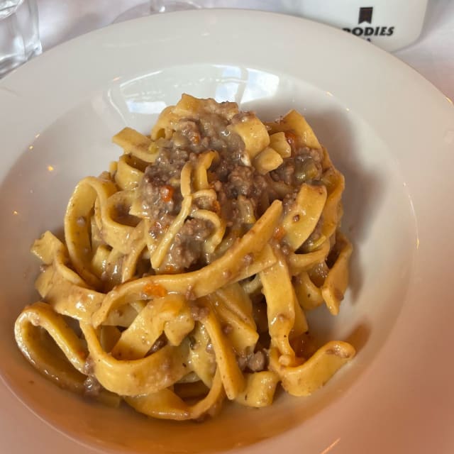 Fettuccine al ragù - Sfiziamoci , Rome