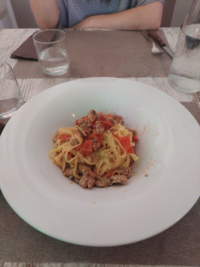 Tagliatelle con Funghi, Salsiccia e Pomodorini - Barocco Ristorantino Pizzeria