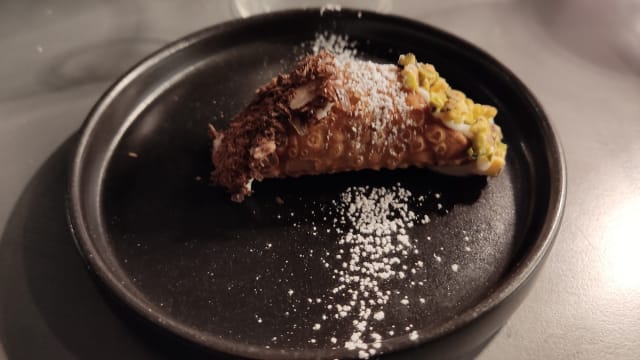 Cannolo siciliano - Madame Blanc Verona, Verona