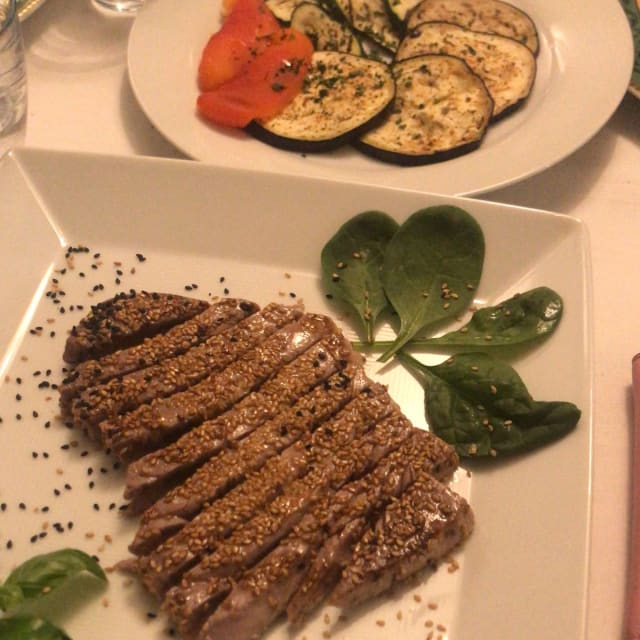 Tagliata di tonno al sesamo - 8tto Granchi, Desenzano Del Garda