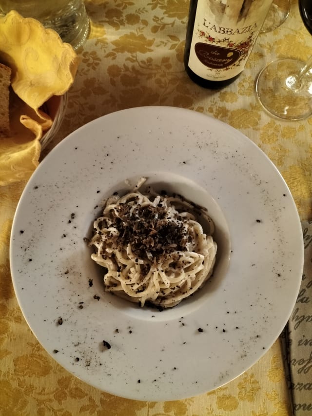 "Picchiarelli" Umbri spadellati con Cacio Romano  Pepe Nero delle Indie e Tartufo Nero Estivo - "Da Rosary" a Torre Sangiovanni