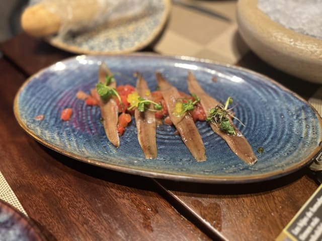 Anchoas del cantábrico con pan tostado  - Napai Majadahonda, Majadahonda