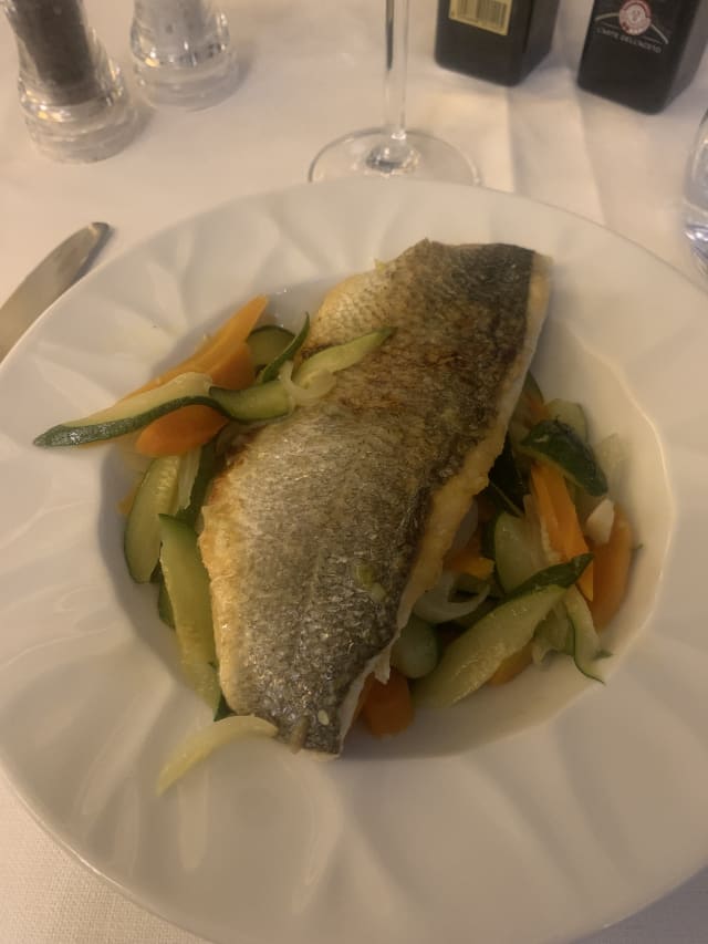 Filetto di branzino all' acqua pazza con carote e zucchine - Palazzo Castri 1874, Florence