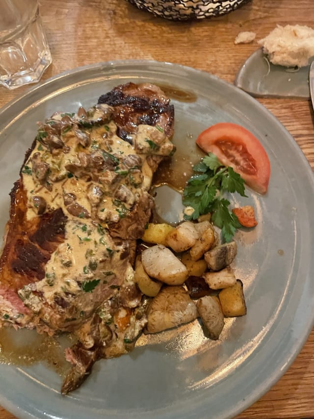 Côtes de Veau aux Mousserons - La Lozère