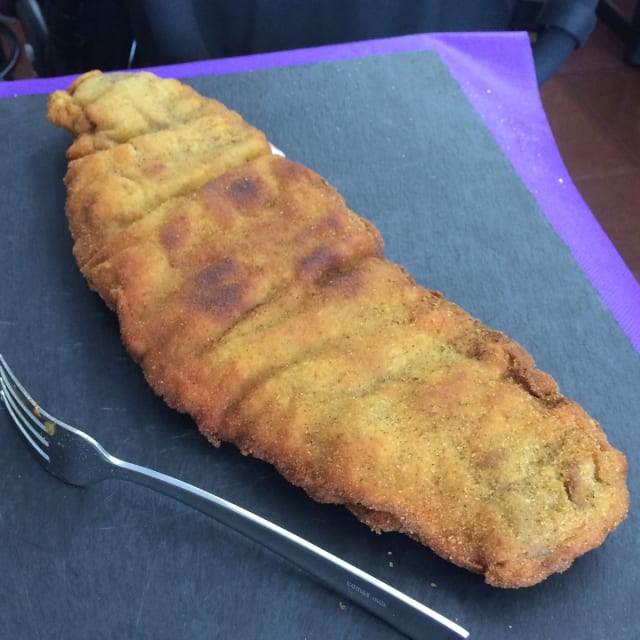 Cachopo de jamón y queso y crema de queso de cabra - America, Leganés