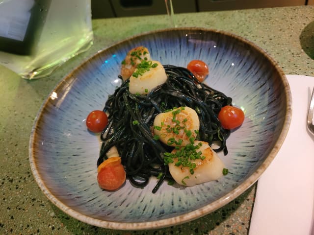 Linguine Nero com Vieiras - Peixola, Lisbon