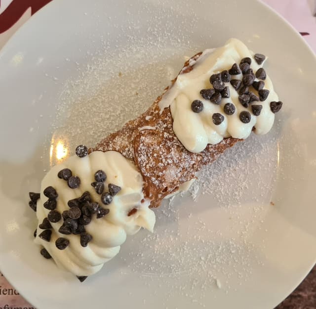 Cannolo siciliano alla ricotta - Montesoprano (Navigli/XXIV Maggio)