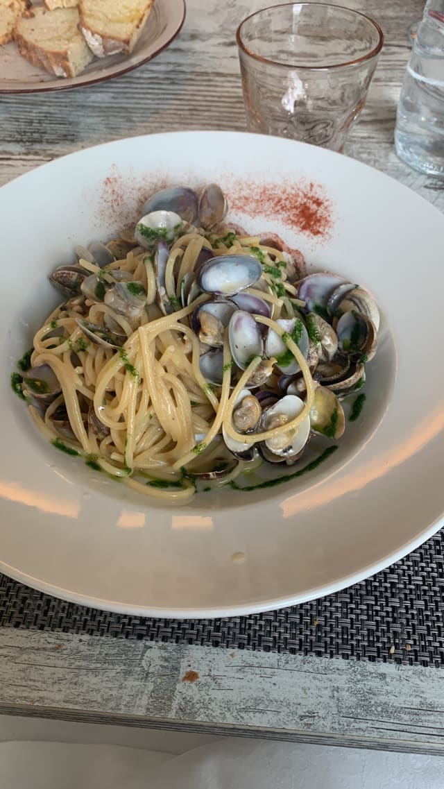 Spaghetti alle vongole veraci - L'Ancora Trattoria dal 1880, Monzambano