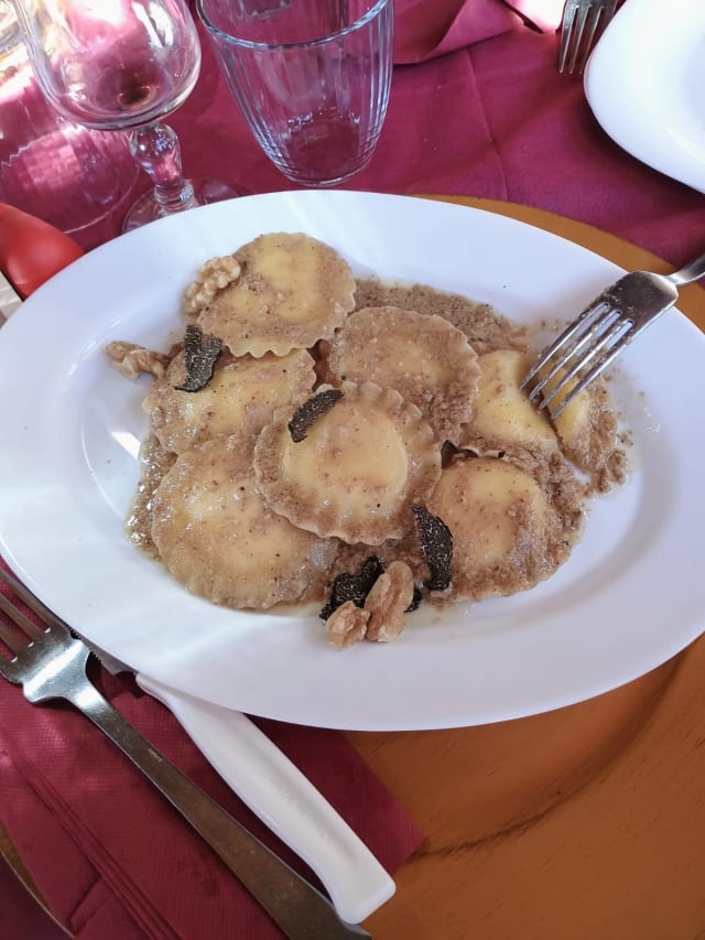 Ravioli La Massaria Tartufo e Noci - Agriturismo La Massaria