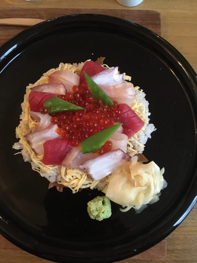 Sushi “Chirashi” de Façon EnYaa - Enyaa, Paris