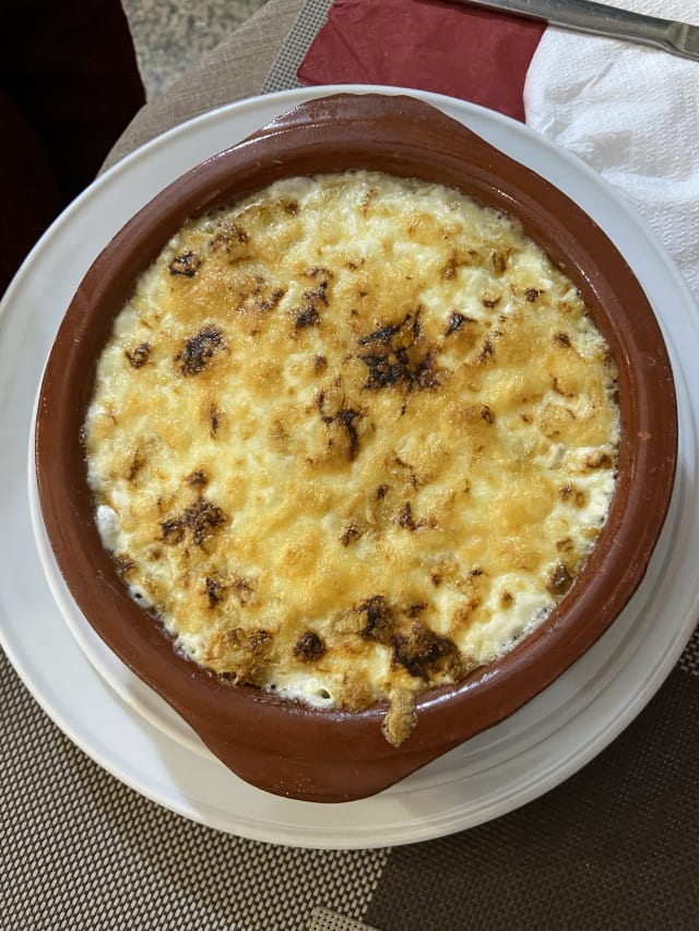 Bacalhau com natas - O Regueirão de Alfama