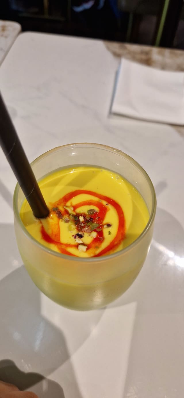 Mango Lassi [koud] - Atithi Indian Restaurant Eindhoven