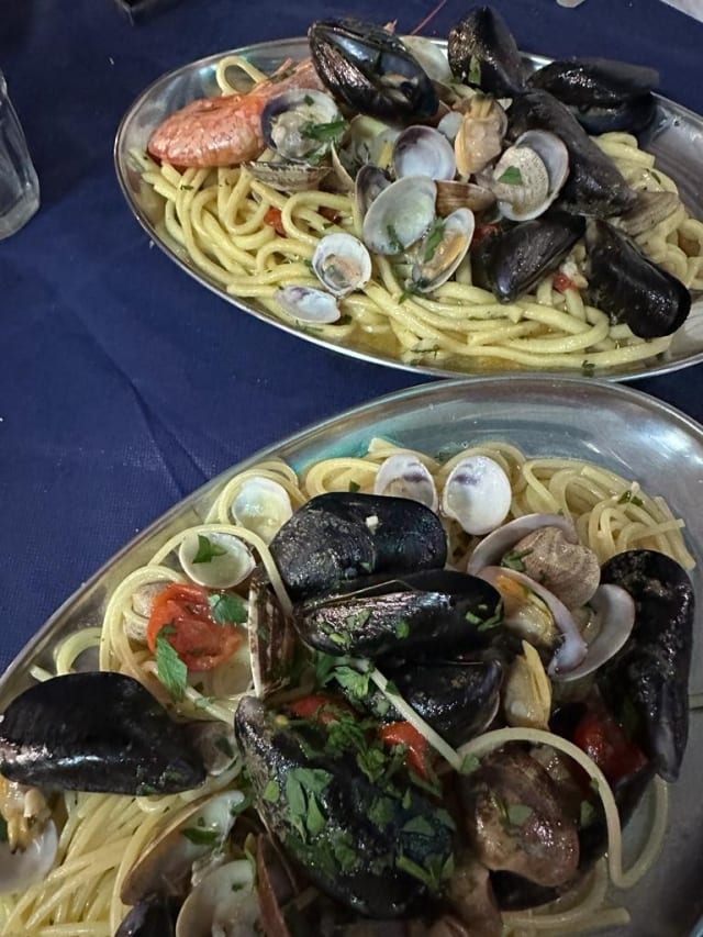 Spaghetti con cozze - Ristopescheria La Prima Ancora