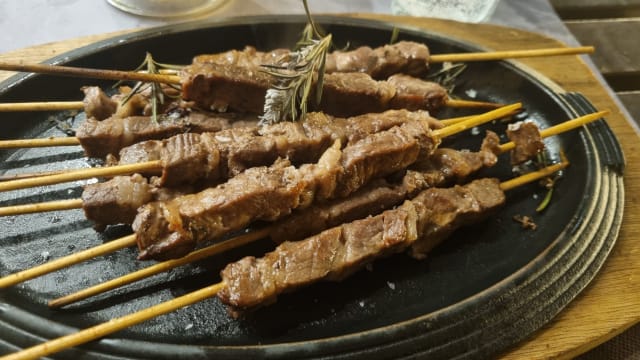 arrosticini di pecora abruzzese - Bistrot Luce, Rome