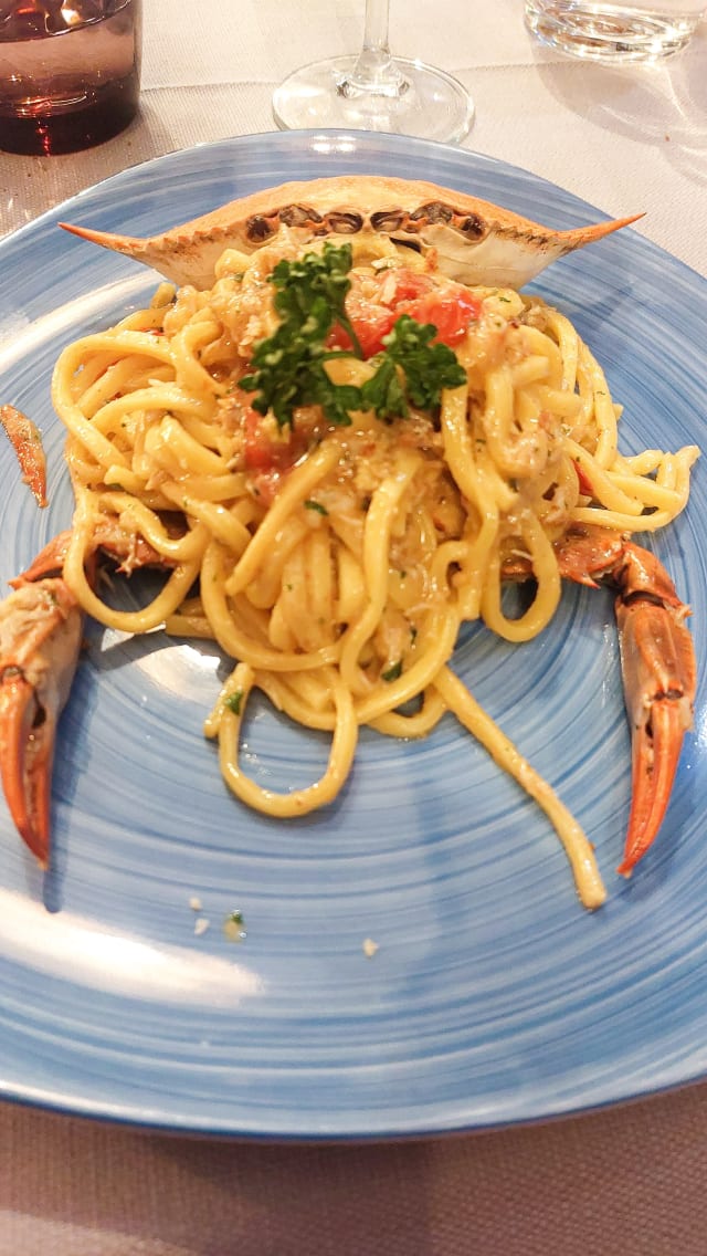 Spaghetti chitarra al granchio blu - Mare in Pasta Darsena - Enoteca di Mare