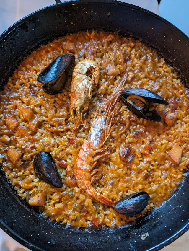 Paella de peix i marisc - Octopus Migdia