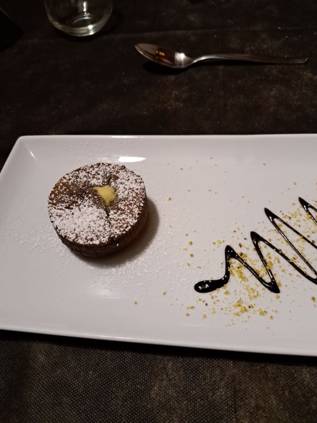 Soufflè Al Cioccolato Dal Cuore Morbido Al Pistacchio - Il Minestraio Restaurant