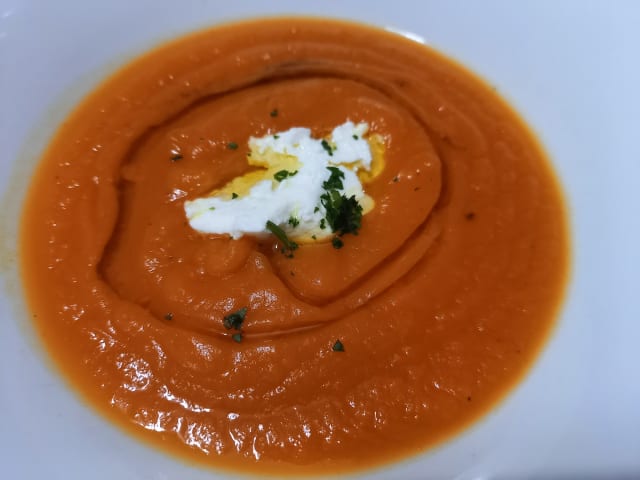 Velluta Di Zucca Con Ricotta Fresca - Il Minestraio Restaurant