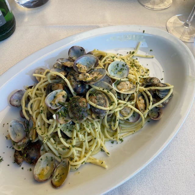 SPAGHETTI ALLE VONGOLE VERACI - Il Sesto Canto