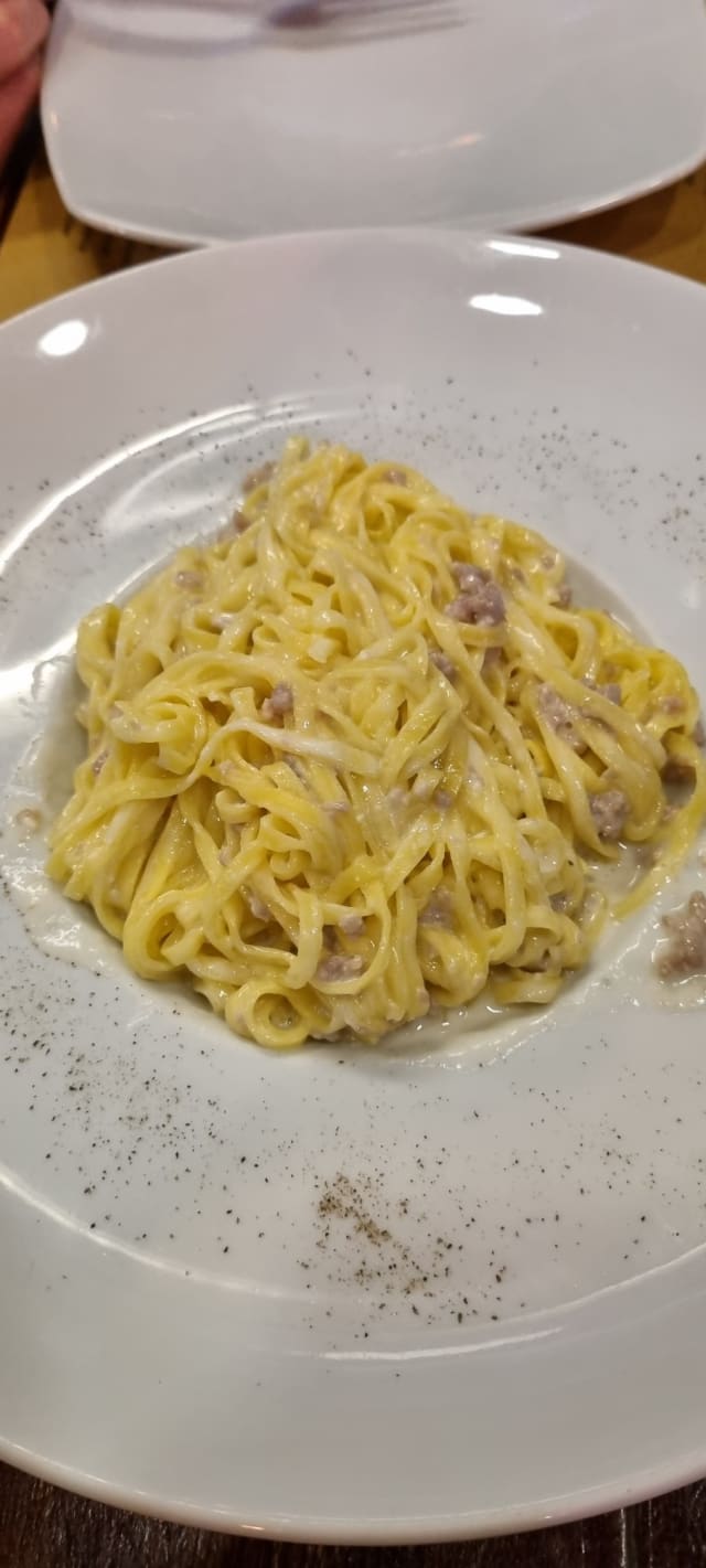 Tagliolini Castelmagnoe Salsiccia - L'Ostu, Turin