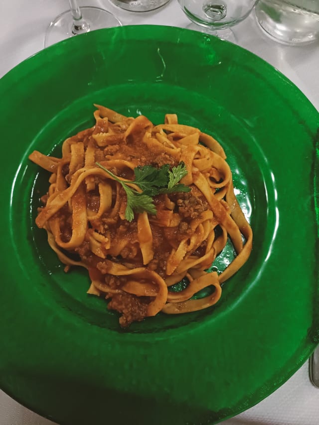 Fettuccine fatte in casa con ragù di bufala - Agriturismo L'Ovile