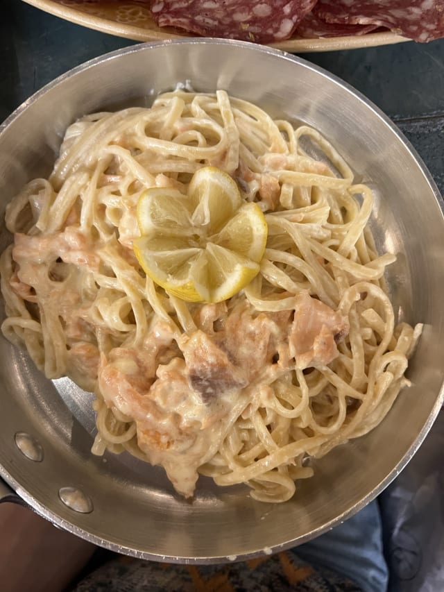 Salmon Linguine - Lombardi