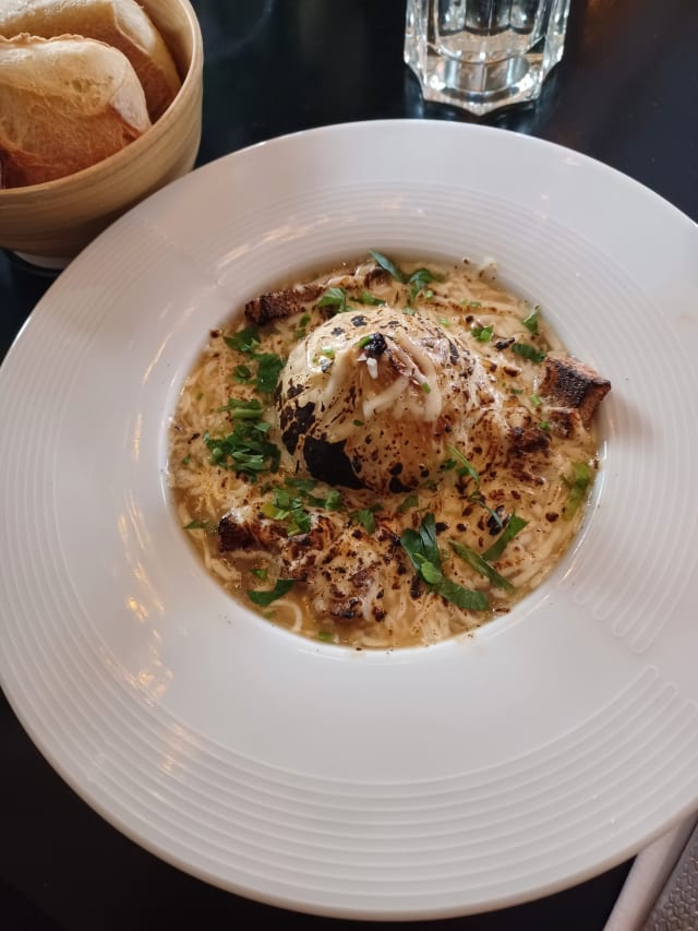 Soupe à l’oignon des Cèvennes - Le Bar de Jarente, Paris