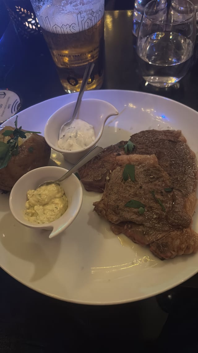 Entrecôte 250gr, sauce Poivre, pomme au four gratin dauphinois  - Le Bar de Jarente