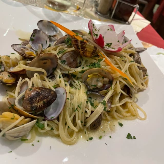 spaghettata alle vongole  - Rica Roca