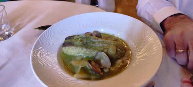 Merluza en salsa verde - Küche, Madrid