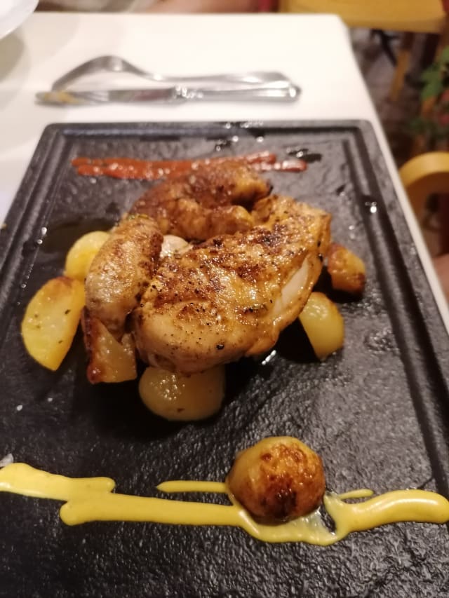 Galletto nostrano al forno con patate - La Botte, Gradara