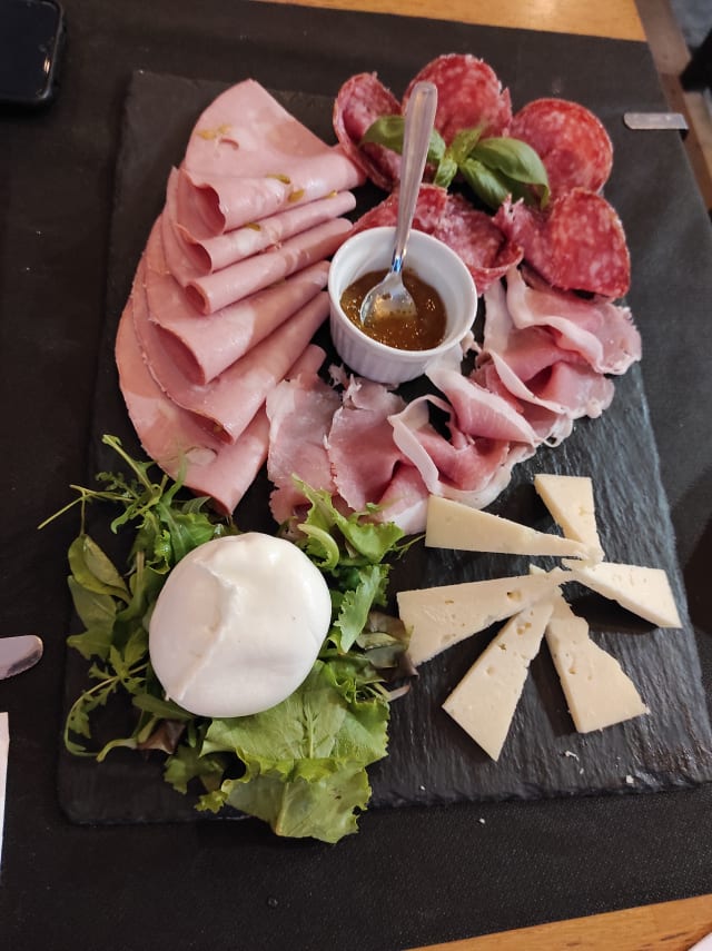 Tagliere salumi e formaggi extra - Cantina del Duca, Rome