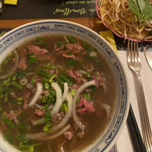 Soupe Pho avec des vermicelles de riz et boeuf - Les Bosquets, Lausanne