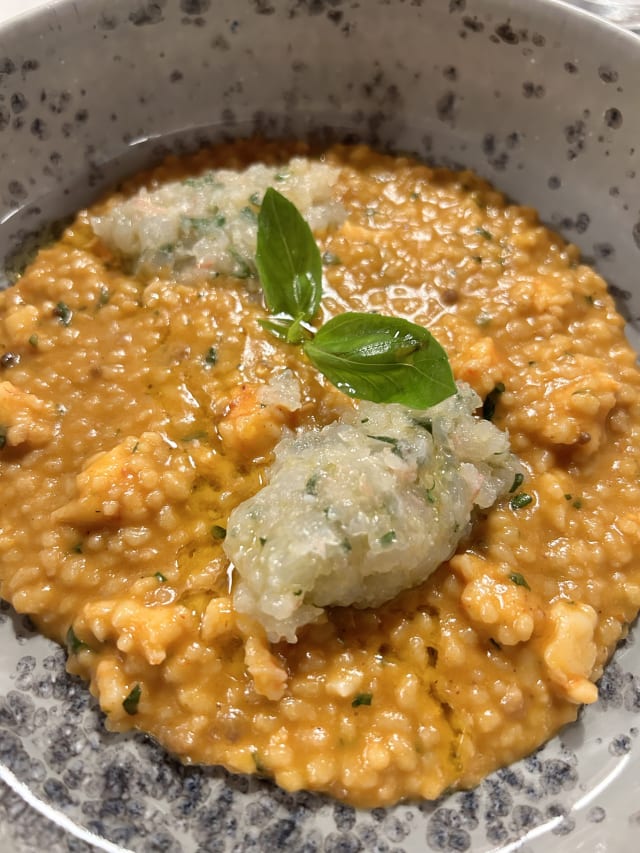 Fregola risottata ai crostacei, tartare di scampi e basilico - Incontro restaurant&drink, Milan