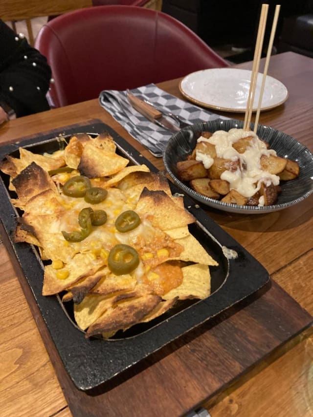 Nachos a la brasa  - Pura Brasa - Rambla Catalunya, Barcelona