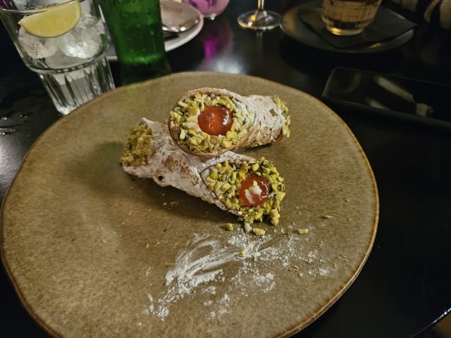 Cannoli (homemade, ask your server for flavours) - Dante Kitchen & Bar, Amsterdam