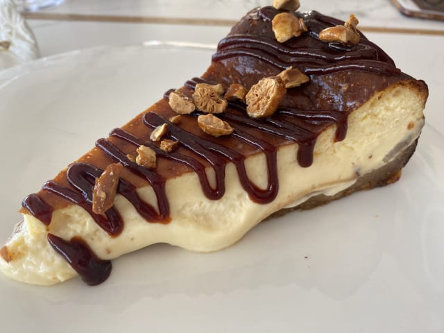 Cheese cake with home-made forest fruit marmalade - El Jardín, Guardamar Del Segura