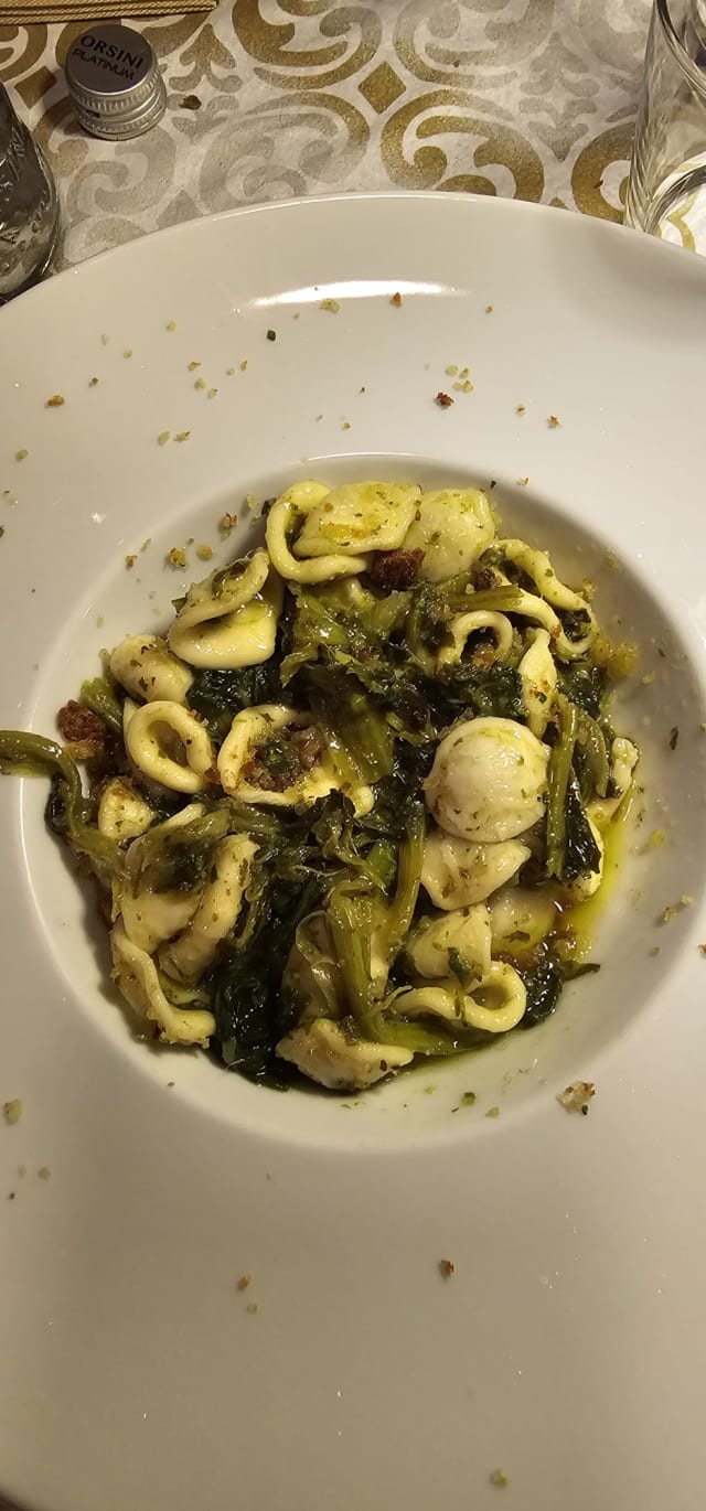 Orecchiette con rape, mollica fritta e acciughe  - Galleria Risto Lounge Coffee Matera