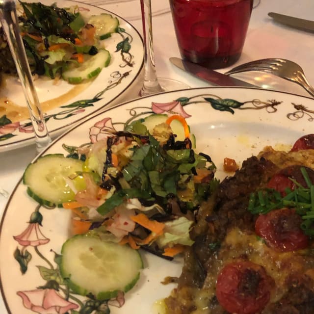 Aubergine farcie aux légumes (spécialité végétarienne) - L'Iliade