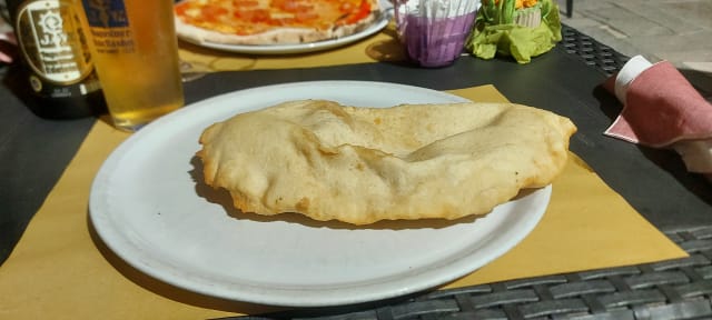 Calzone fritto - Spaccanapoli