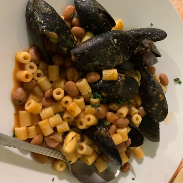 Pasta, fagioli e cozze - Spaccanapoli