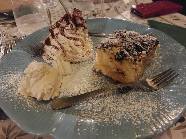 Torta Di Pere E Cioccolato Con Crema Al Mascarpone - La Fonte Di Vivalda